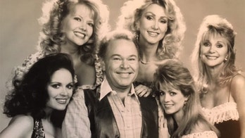 Roy Clark’s ‘Hee Haw’ co-star Victoria Hallman shocked over singer’s death, says 'he was born to entertain’