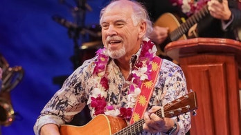 Jimmy Buffett changes his tunes, decries Trump during rally for Florida Democrats
