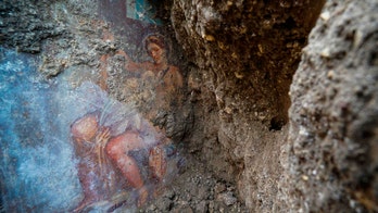 Stunning ‘sensual’ queen fresco discovered in Pompeii