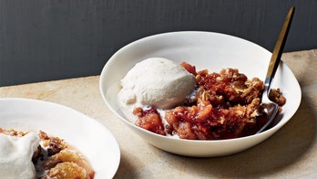 Martha Stewart's slow-cooker cranberry-apple crisp