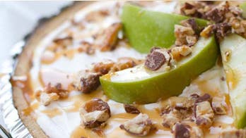 No-bake Snickers Caramel Apple Pie