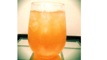 Marcel Vigneron’s Emergen-C Antioxidant Spritzer