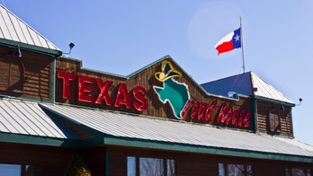 Texas Roadhouse CEO foregoes salary for 1 year to pay workers amid coronavirus: reports