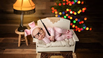 Photographer defends baby's replica BB gun in 'A Christmas Story'-inspired photo shoot