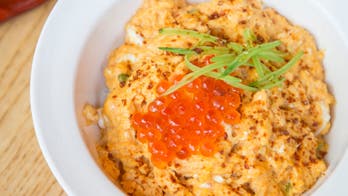 Scrambled egg donburi