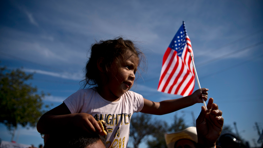 Caravan migrants explore options after Tijuana border clash