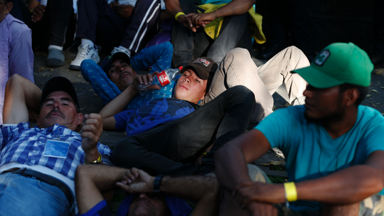 Migrants decide to depart Mexico City with or without buses