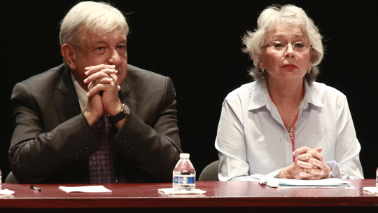 Incoming Mexico gov't: No deal to host US asylum-seekers