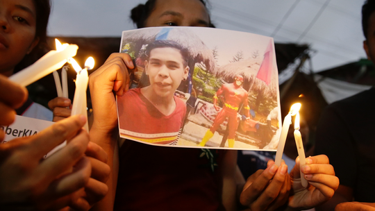 3 Filipino policemen convicted of murder in brutal drug war