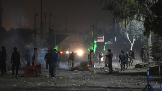 Pakistan arrests 1100 supporters of detained cleric