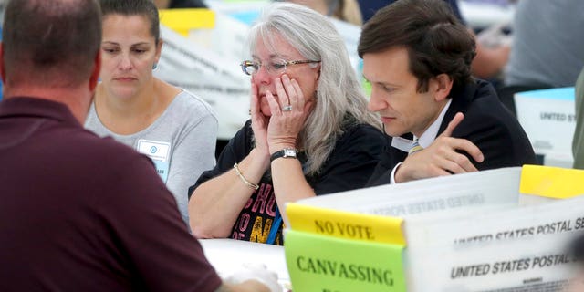 On Saturday, the volunteers started sorting about 22,000 undervotes and overvotes in the contentious contest for Florida Commissioner of Agriculture.<br data-cke-eol="1">