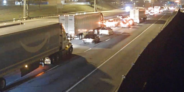 A gas leak has shut down the Delaware Memorial Bridge in both directions Sunday night for more than six hours.