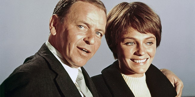 Frank Sinatra and Jacqueline Bisset on the set of "The Detective."