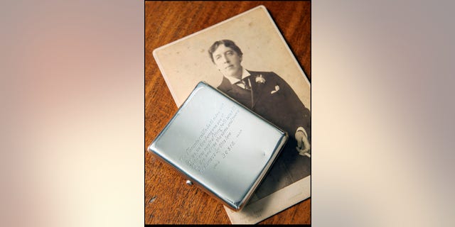 The cigarette case is a unique reminder of Oscar Wilde’s love affair with Lord Alfred Douglas, known as “Bosie.” (Henry Aldridge and Son)