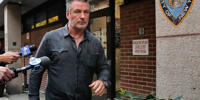 Alec Baldwin left the 10th New York National Police in New York after being arrested in New York after being arrested on charges of a place on the parking lot in New York City, the authorities said.