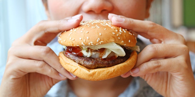 Turns out you've probably been eating burgers all wrong.