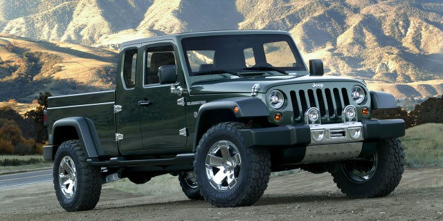 The 2005 Gladiator previewed the idea for the new truck