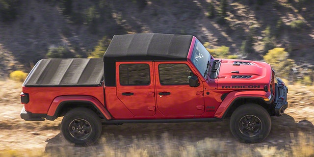 . Auto Show: The 2020 Jeep Gladiator pickup is a Wrangler that hauls |  Fox News