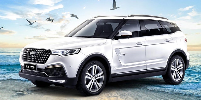 Critics have noted the T700's resemblance to a Range Rover.