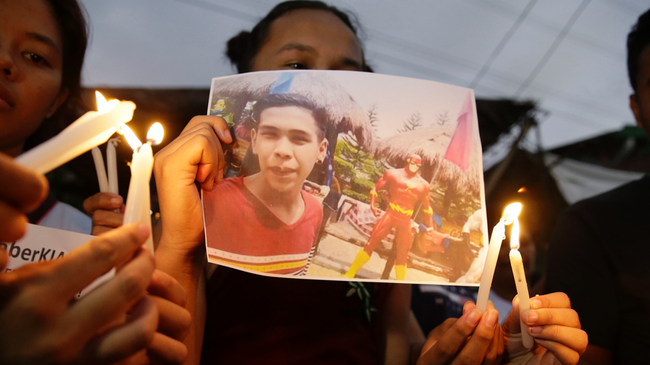 3 Filipino Policemen Convicted Of Murder In Brutal Drug War Fox News 