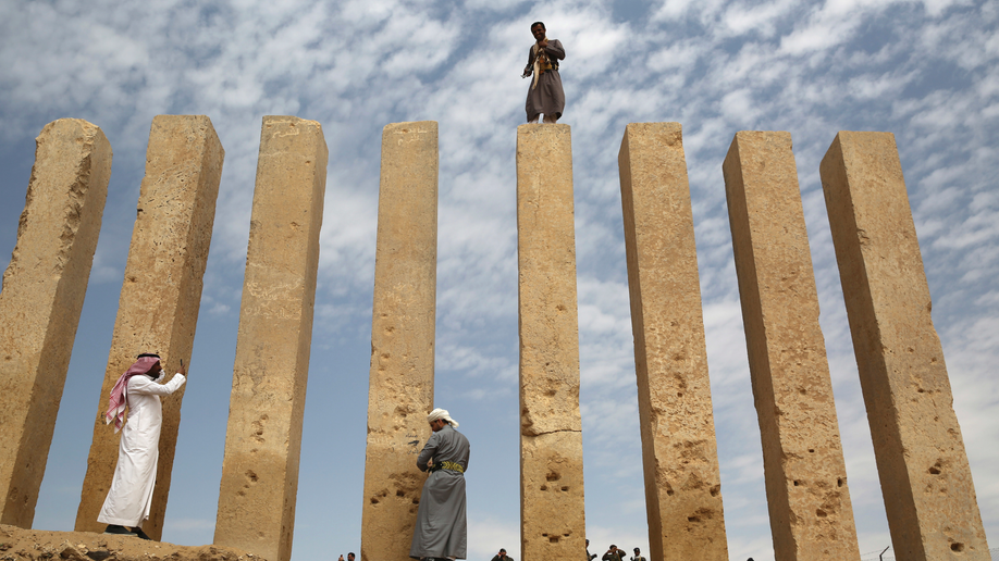 Saudi-led coalition halts Yemen offensive as worldwide pressure mounts