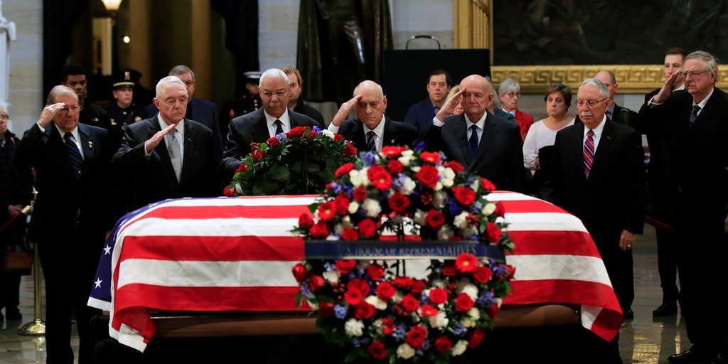 George W Bush Jeb Bush Greet Mourners Paying Tribute To George