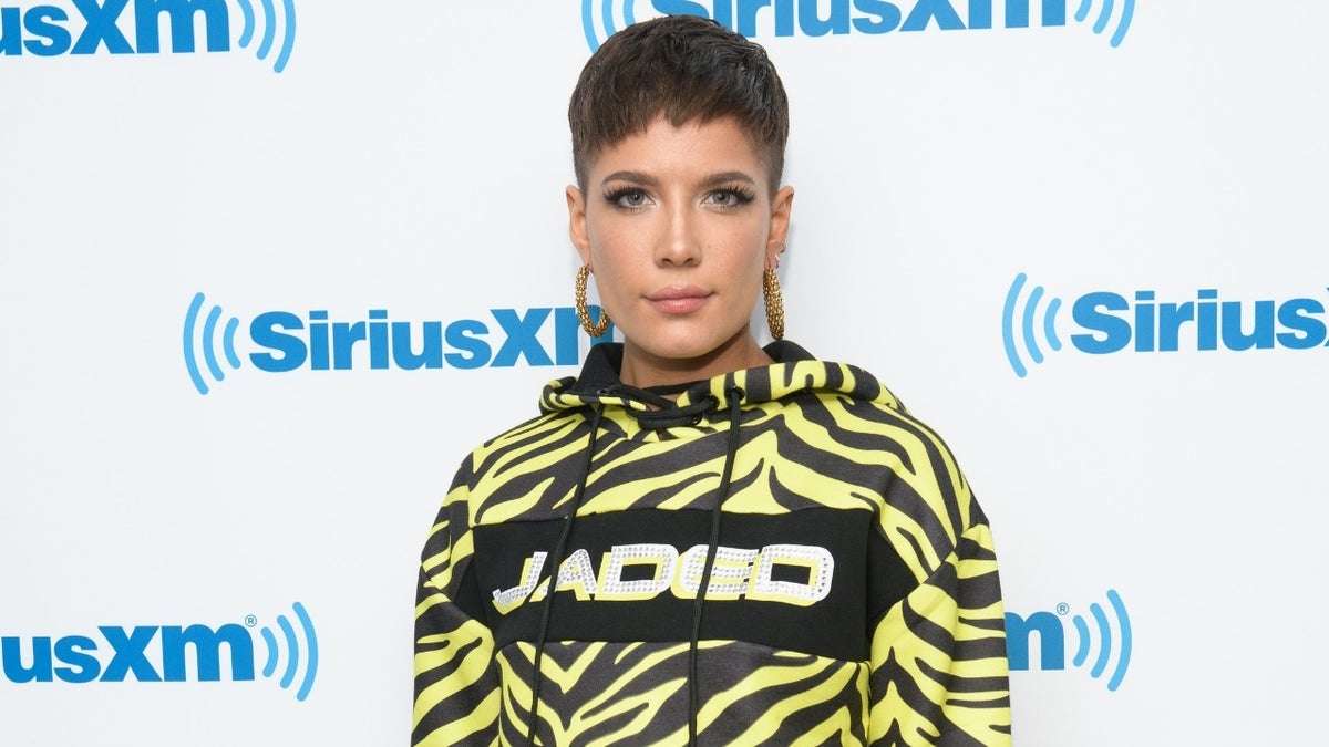 Halsey defended her performance on the season finale of "The Voice."