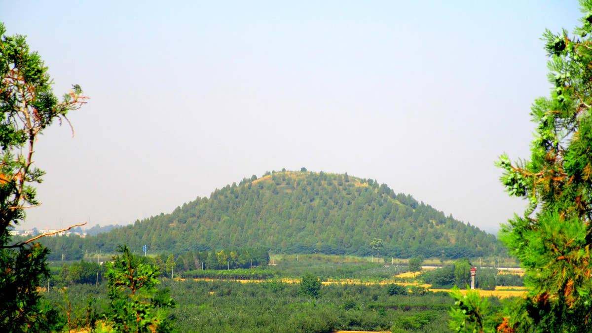 The Maoling Mausoleum of Han Emperor Wu. (Giulio Magli)