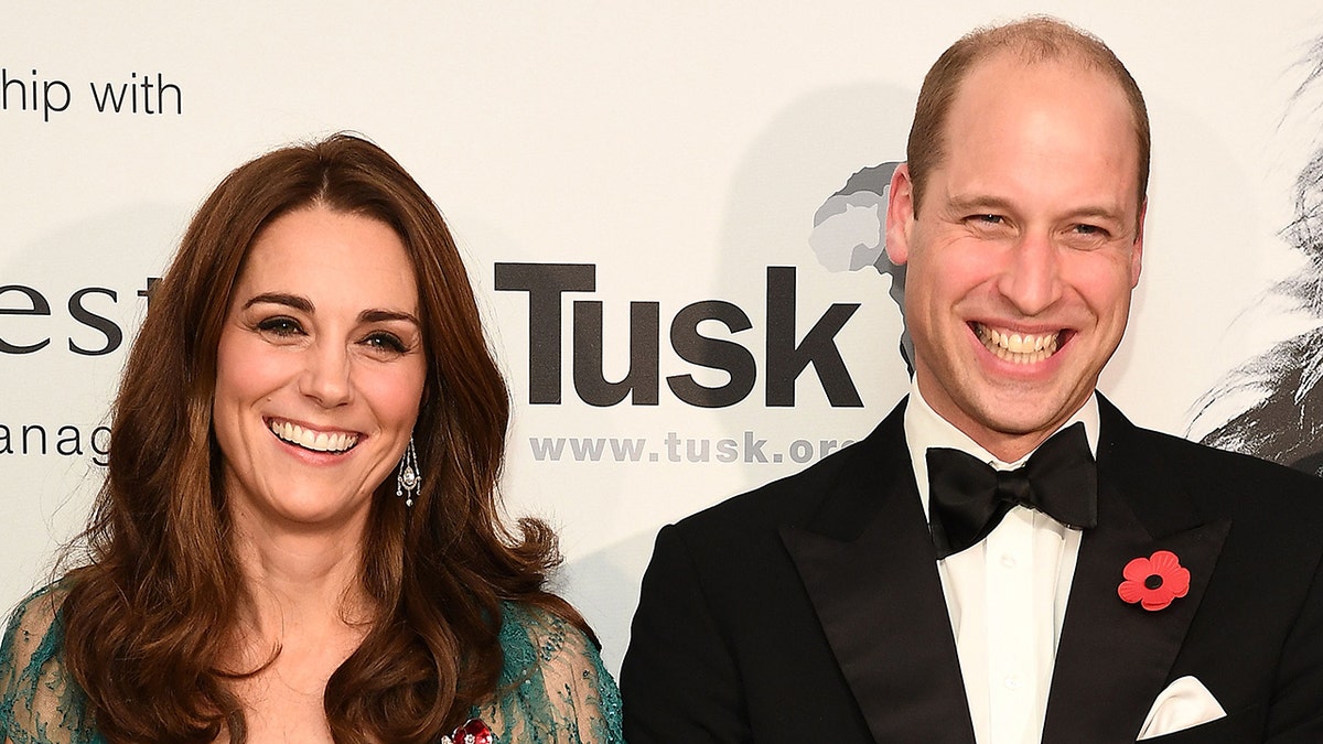 Britain's Prince William, Duke of Cambridge, (R) and Britain's Catherine, Duchess of Cambridge, (L) attend The Tusk Conservation Awards at Banqueting House in London on November 8, 2018. - The annual Tusk Conservation Awards celebrate the achievements of people who work protecting Africas wildlife and natural heritage.