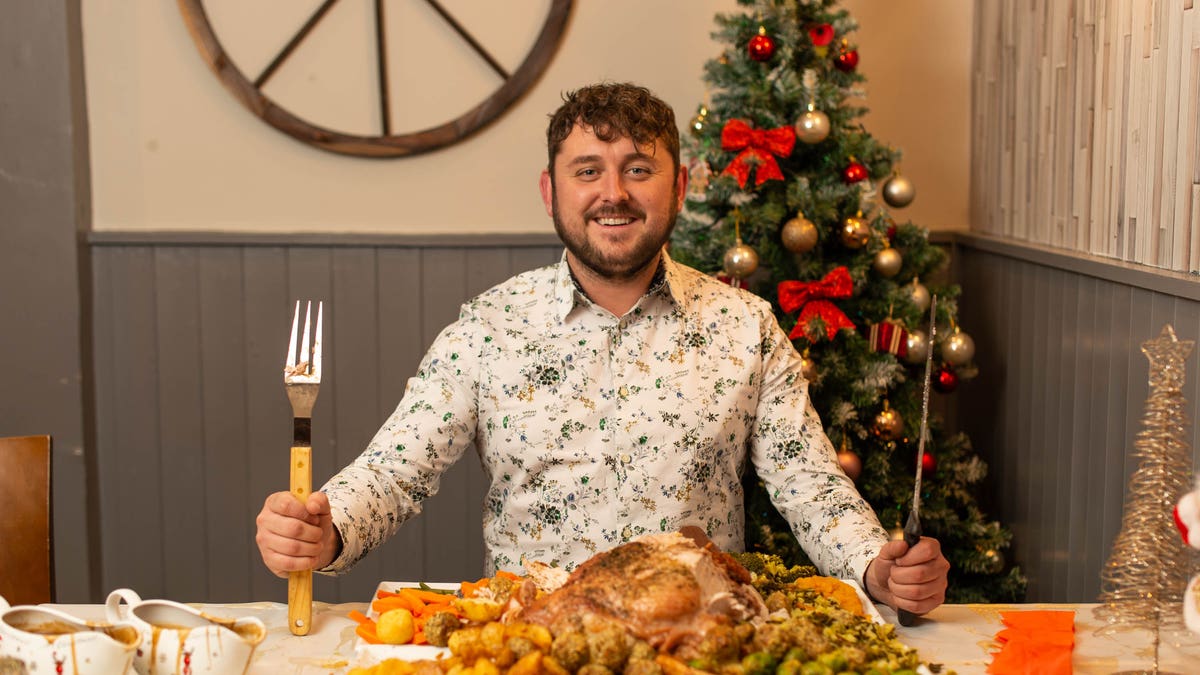 English Pub Offers 31 Pound Christmas Dinner Challenge I Don T Expect Anyone To Finish It Fox News