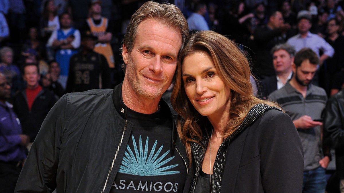 LOS ANGELES, CALIFORNIA - NOVEMBER 14: Cindy Crawford and Rande Gerber attend a basketball game between the Los Angeles Lakers and the Portland Trail Blazers  at Staples Center on November 14, 2018 in Los Angeles, California. (Photo by Allen Berezovsky/Getty Images)