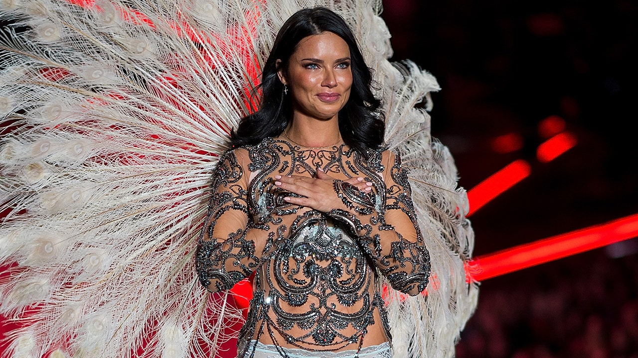 Model Adriana Lima tears up during final walk on Victoria's Secret