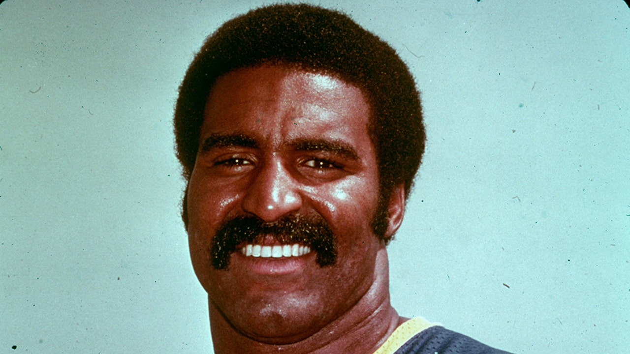 Ex-NFL star linebacker Isiah Robertson killed in car crash in Texas, image size:1280x720