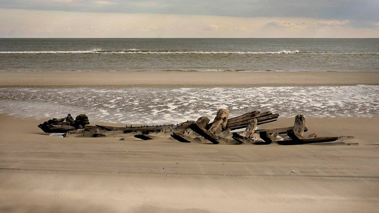 Mysterious, century-old shipwreck unearthed on Jersey shore | Fox News
