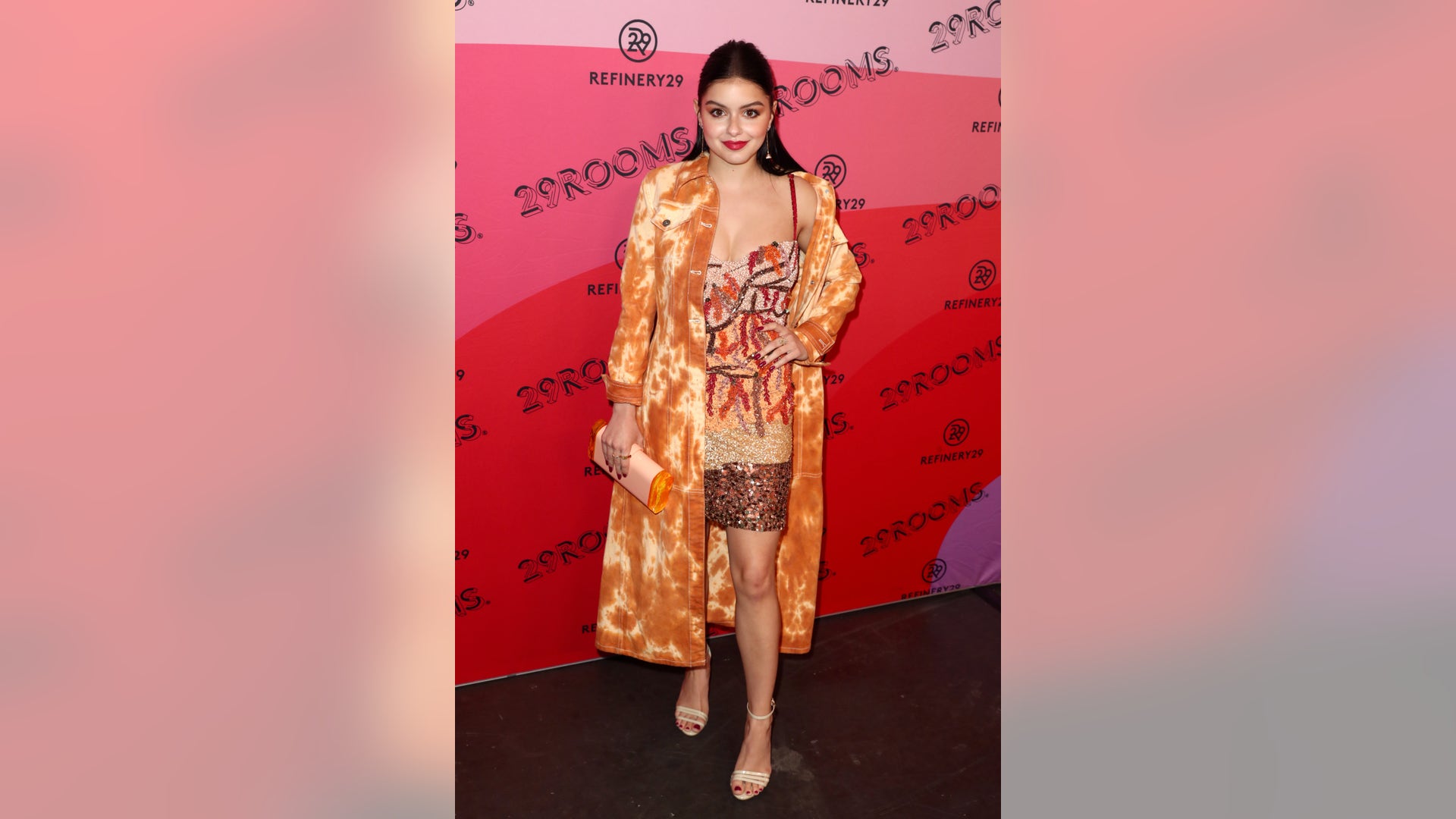"Modern Family" star Ariel Winter stuns at the "Refinery29 presents 29Rooms Los Angeles 2018: Expand Your Reality" event at The Reef on December 4, 2018 in Los Angeles, Calif.