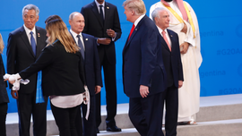 Trump's on-off dance with complicated acquaintances