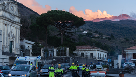 Quake from Mount Etna volcano jolts Sicily; 10 injured