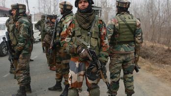 Thousands flock to funeral of 2 teenage Kashmir rebels