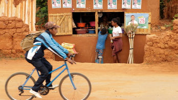 Madagascar's presidential runoff pits 2 ex-heads of state