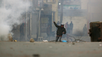 Indian troops enforce lockdown to foil Kashmir public march
