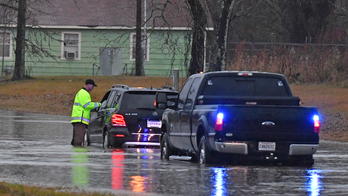 Storm front causes damage in Louisiana, Mississippi
