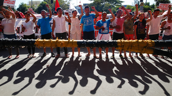 Philippine Congress votes to extend martial law in south
