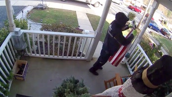 Veteran, FedEx driver stops to fold fallen flag: 'It’s the Marine way'