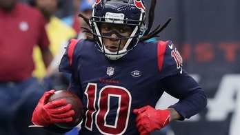 DeAndre Hopkins defends Clemson's Dabo Swinney amid turmoil