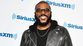 Tyler Perry channels inner Santa Claus, pays off $400K worth of Walmart layaways