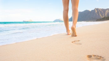 Swimwear model responds after body-shamers criticize cellulite: 'Being beautiful is about being kind'