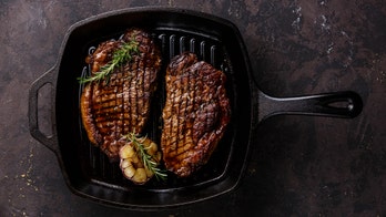 4 foods to never cook in a cast iron pan
