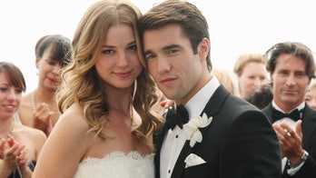 Emily VanCamp marries 'Revenge' co-star Josh Bowman