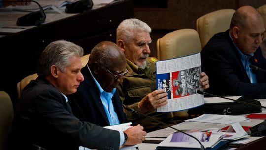 Cuban assembly approves draft of new constitution