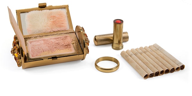 Marilyn Monroe's makeup and cigarettes. — Smithsonian Channel